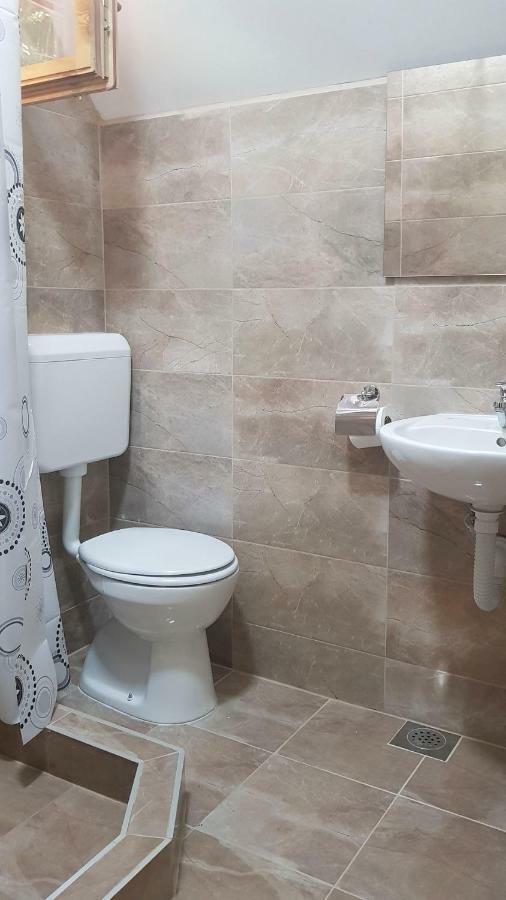 Tara Inn Resort Bastasi Εξωτερικό φωτογραφία